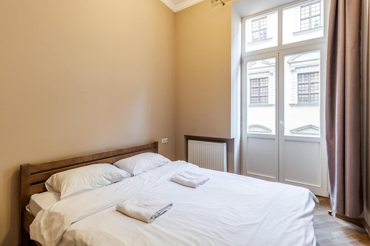 Apartment On Stavropihiiska Street 2 Лвив Екстериор снимка